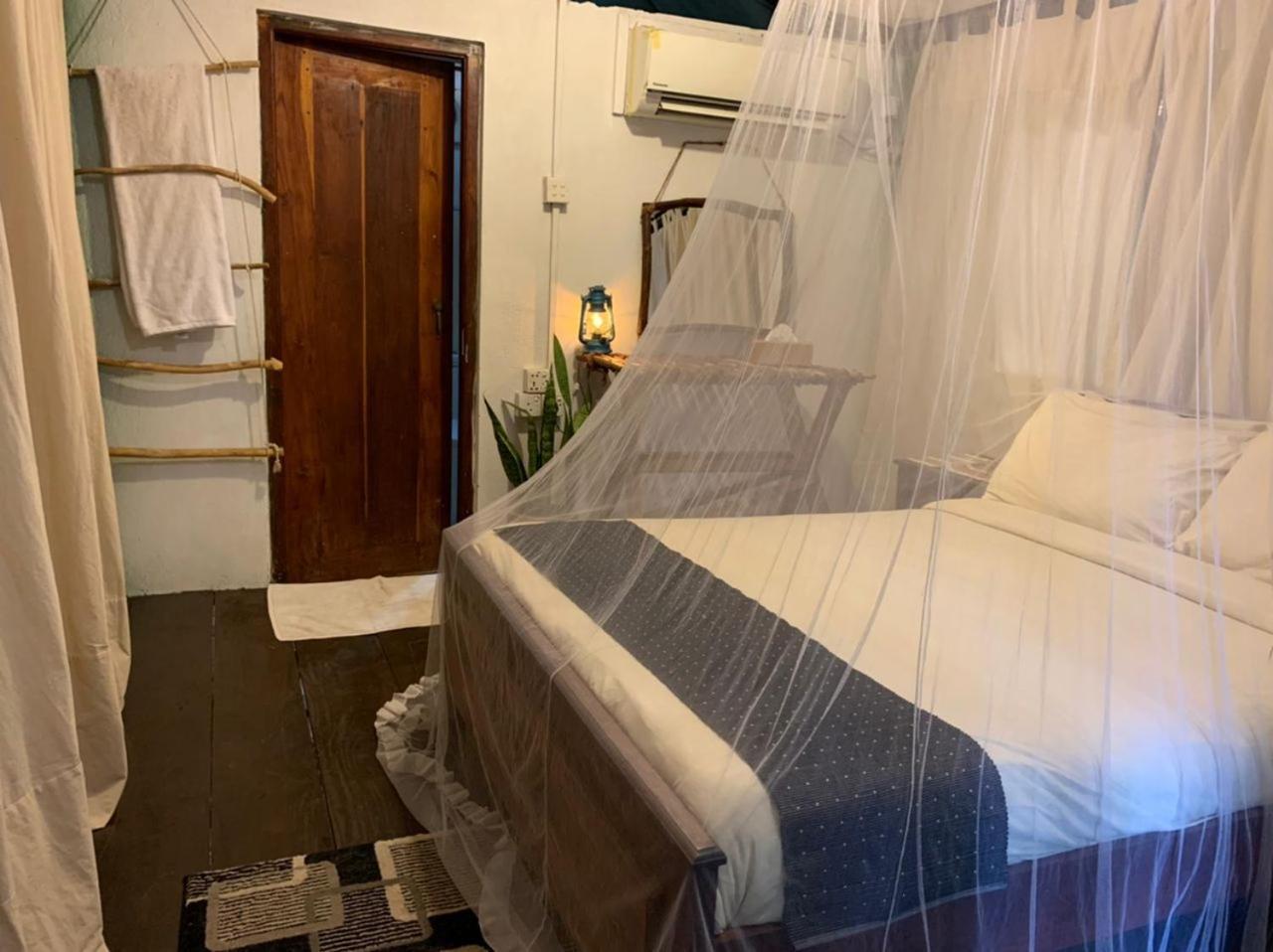 Отель Camp Leopard - Yala Safari Glamping Экстерьер фото